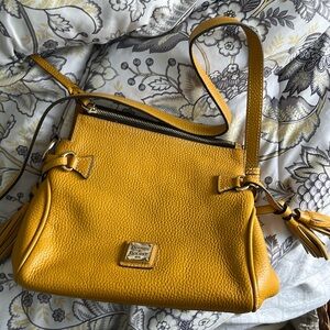 Like new Dooney and Bourke bag